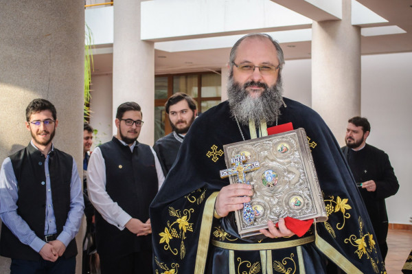 IPS Teofan a slujit liturghia darurilor mai-înainte-sfințite la Seminar